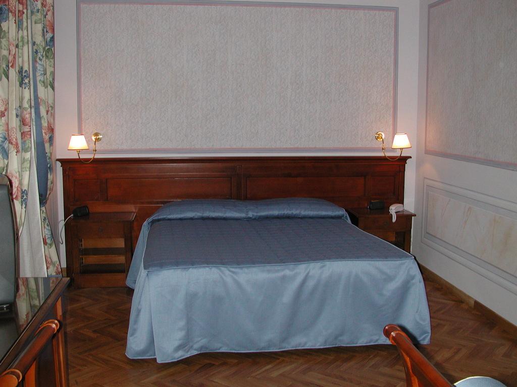 Hotel Villa Aurora Фьезоле Экстерьер фото