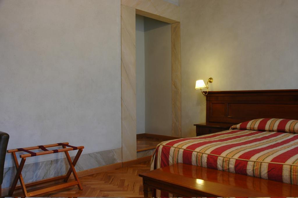 Hotel Villa Aurora Фьезоле Экстерьер фото